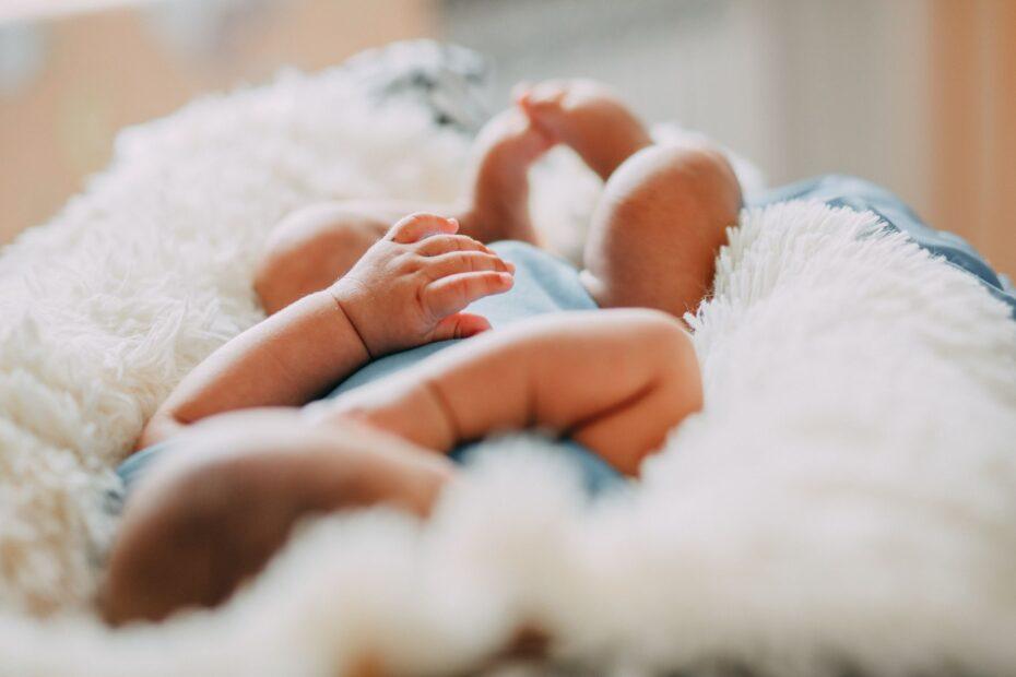 Illustration of The Curious Reason Babies Are Born With Reflexes They Later Lose