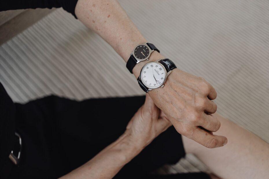 Illustration of The Science Behind Why Time Feels Faster as You Get Older